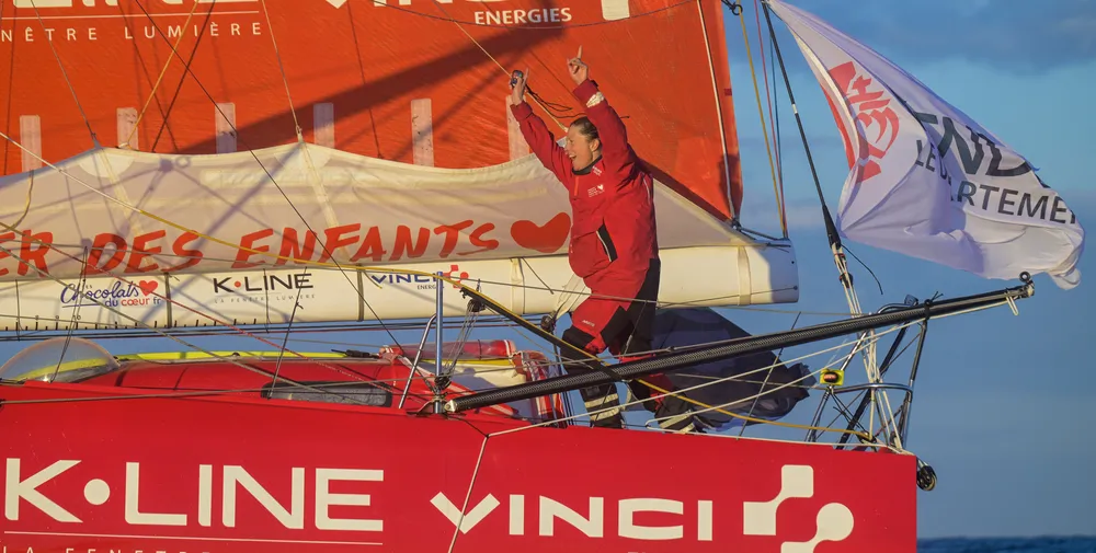 Sam Davies brings Initiatives Coeur home 6th in New York Vendee