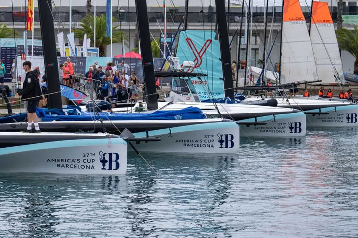 Fickle breeze keeps  UniCredit Youth America’s Cup fleet ashore Sunday
