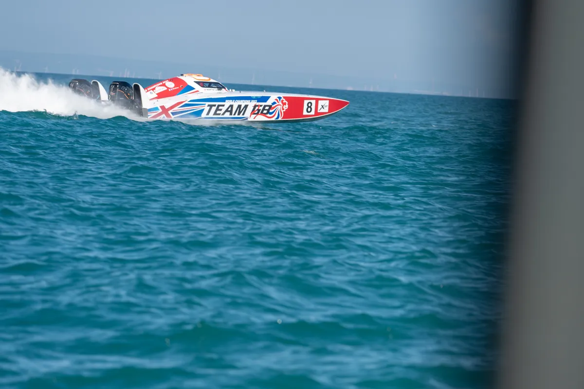 XCAT GP of Basilicata delivers exhilarating thrills in powerboat Race 1