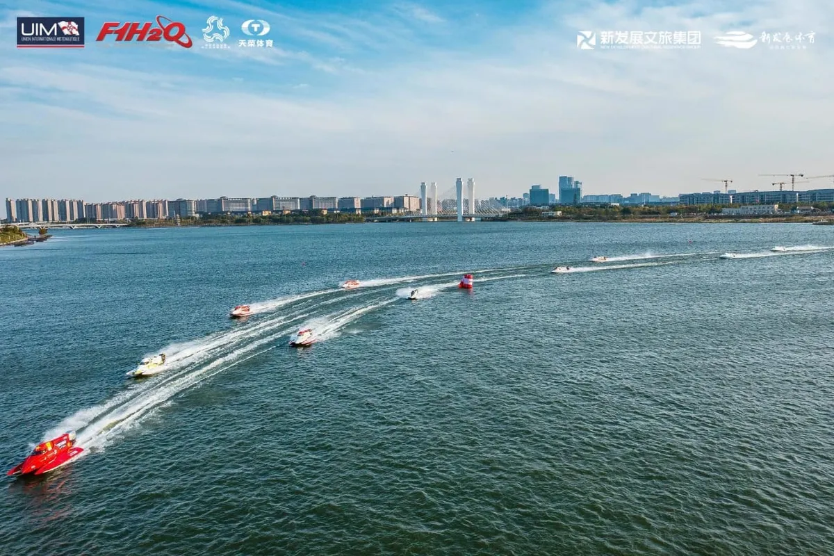Jonas Andersson throws UIM F1H2O title race wide open with Grand Prix of Zhengzhou win