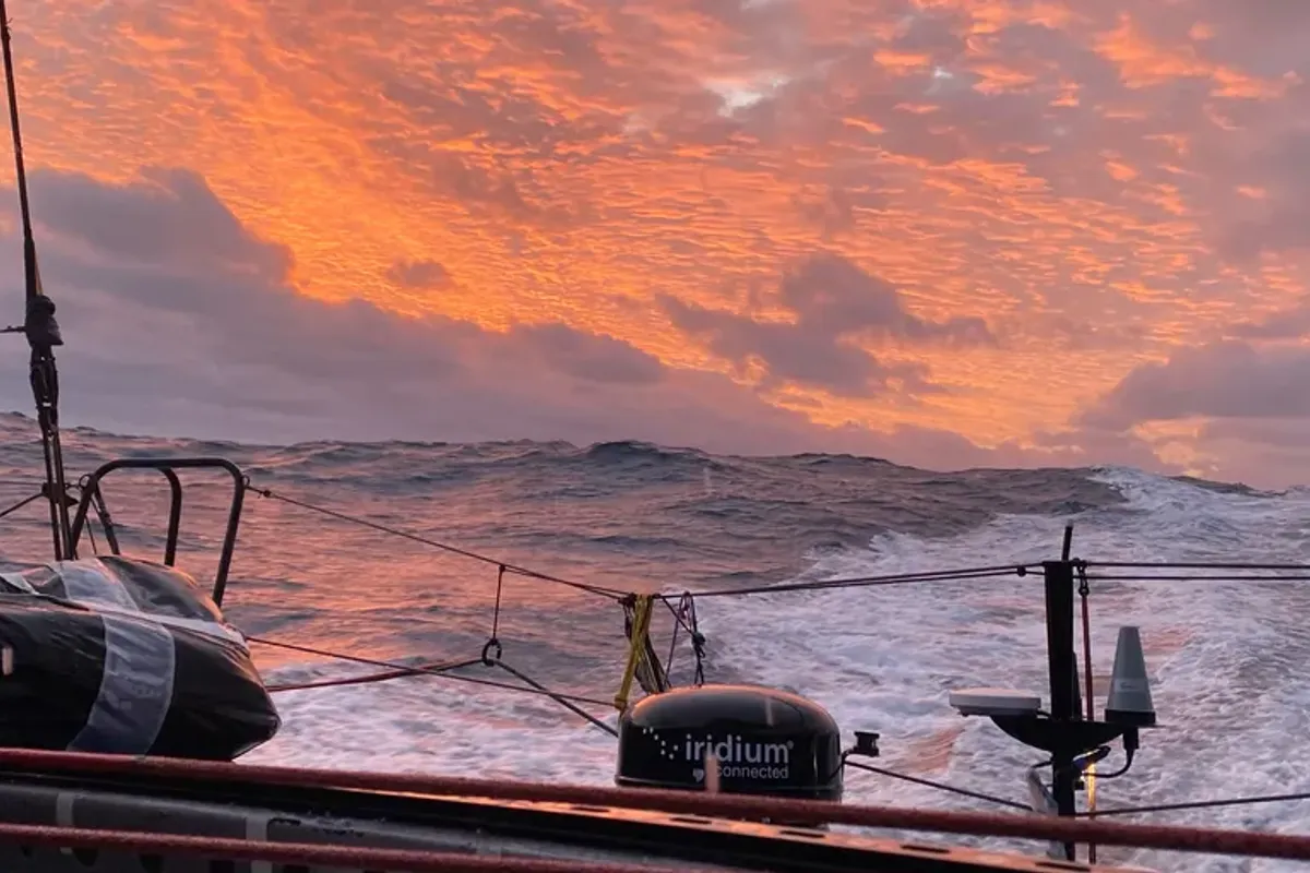 Leading skippers of Vendee Globe repositioning to the north