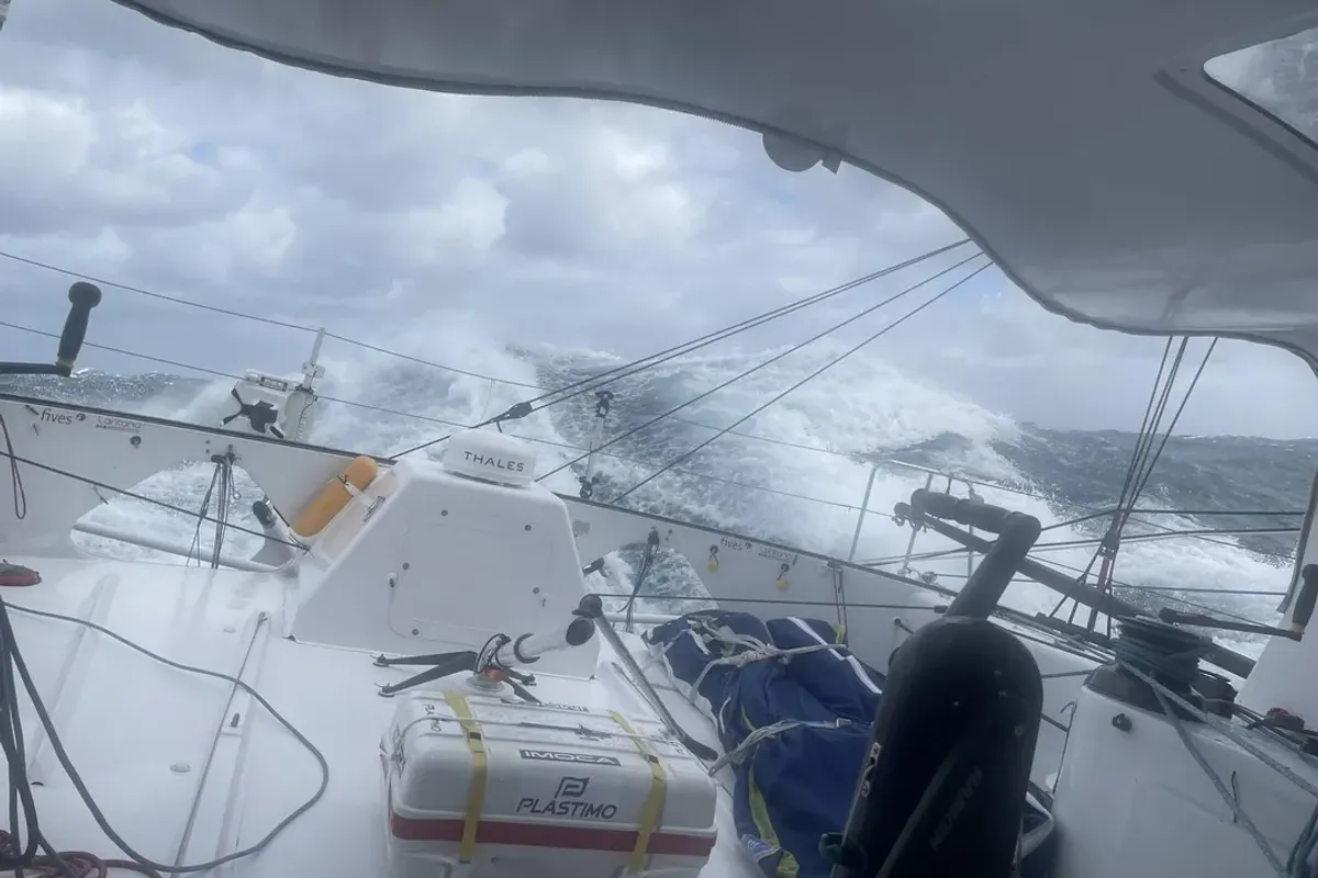 Dalin extends Vendee lead Friday morning