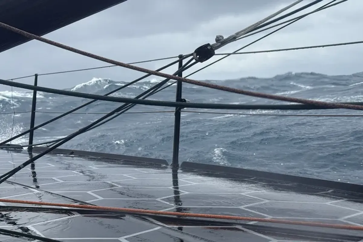 Trading places for the Vendée Globe lead