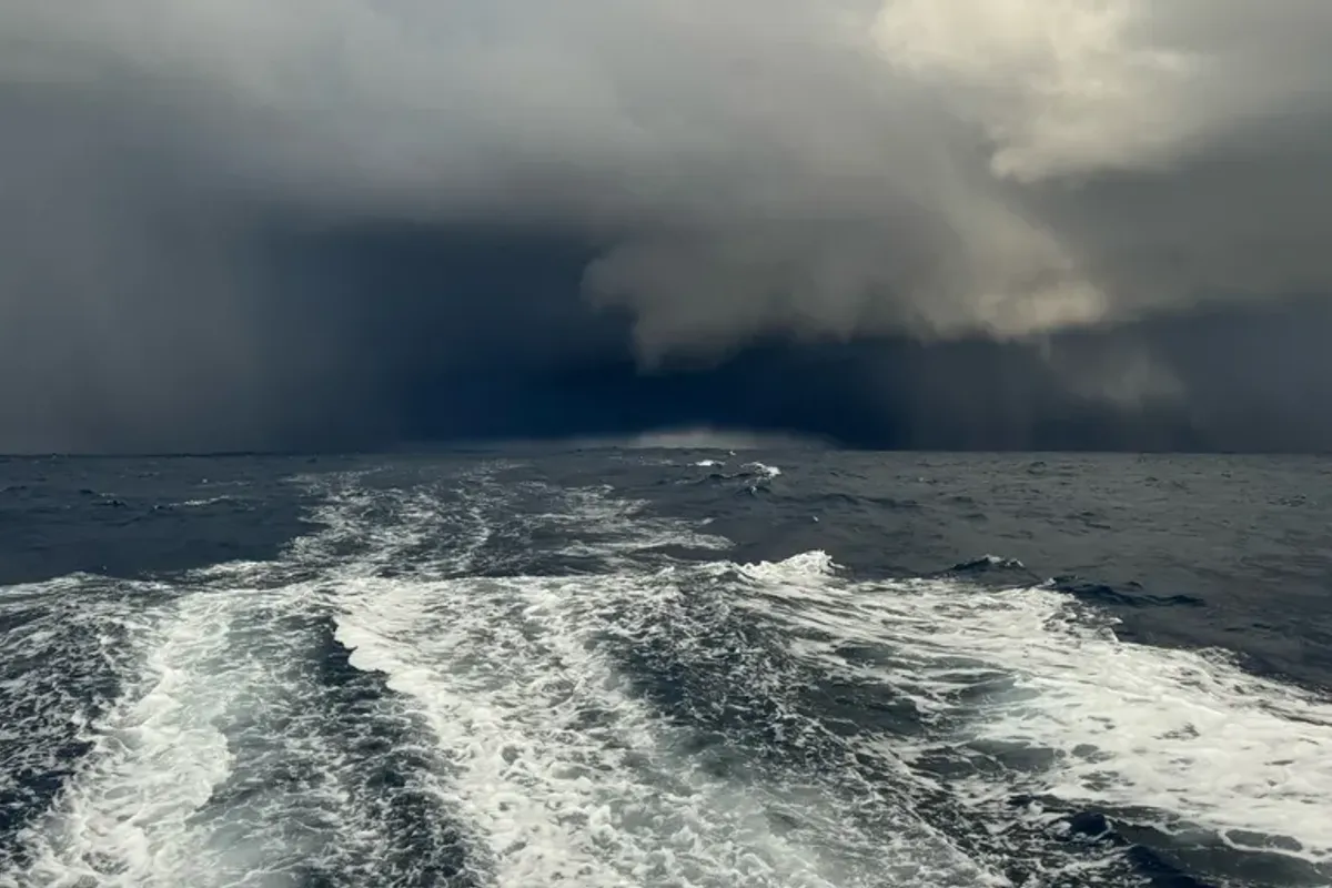 Charlie Dalin & Yoann Richomme expected to cross the Equator this afternoon