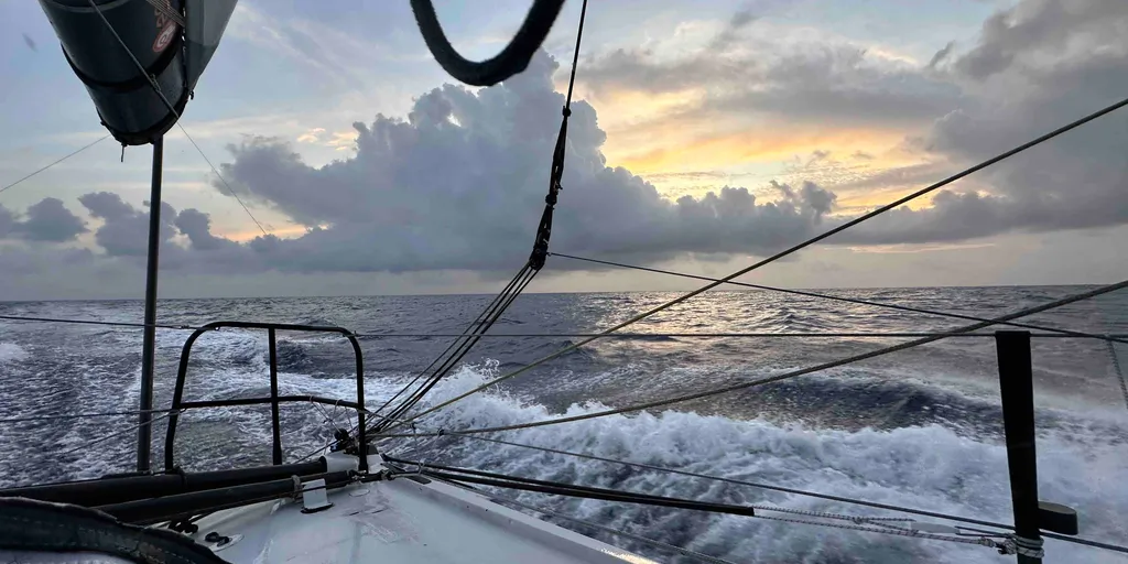 Leader Charlie Dalin well into the final 24 hours of his Vendée Globe, ETA