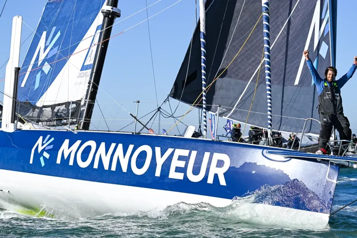 Benjamin Ferré, Tanguy Le Turquais & Alan Roura complete the Vendee Globe