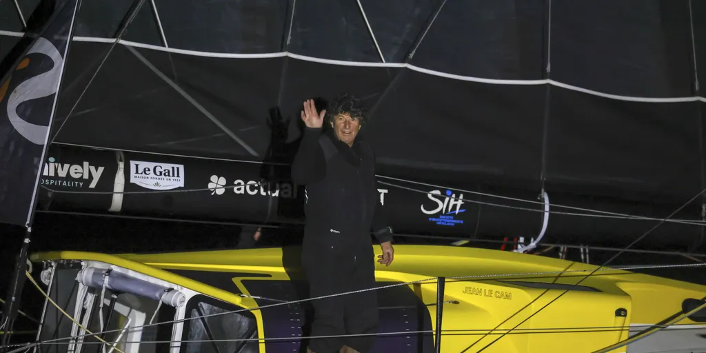 Isabelle Joschke, Jean Le Cam  &amp; Conrad Colman cross the Vend&#xE9;e Globe finish line