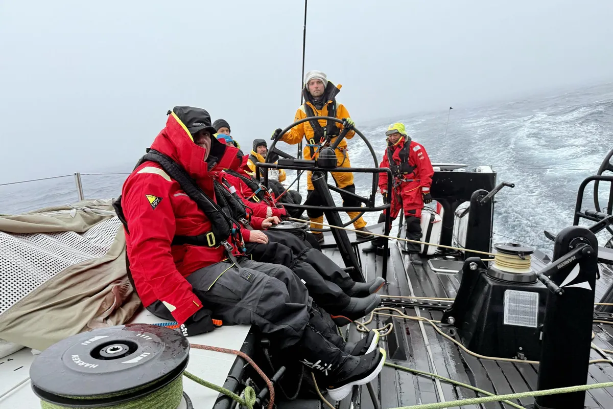 Tschüss 2 powers ahead  of Sisi on the Transatlantic Express