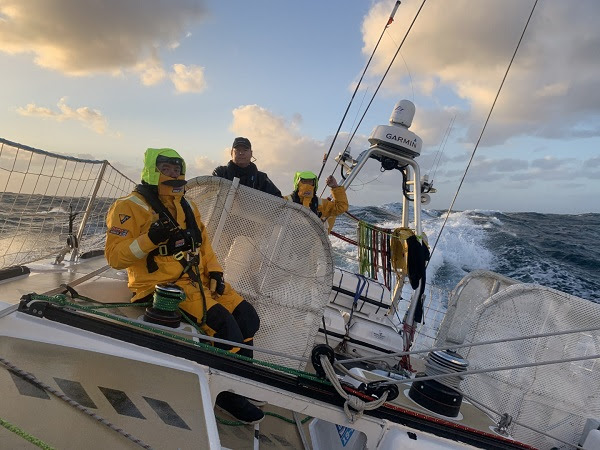 Clipper Race front runner Ha Long Bay, Viet Nam running in stealth mode