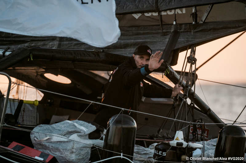 Hugo Boss 100nm from the equator, Charal back in the race