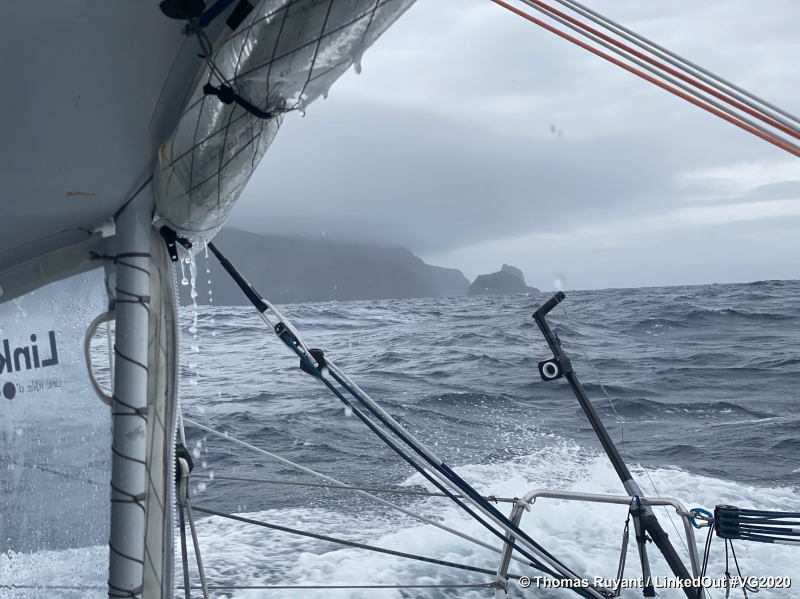 Charlie Dalin setting a good pace on board Apivia