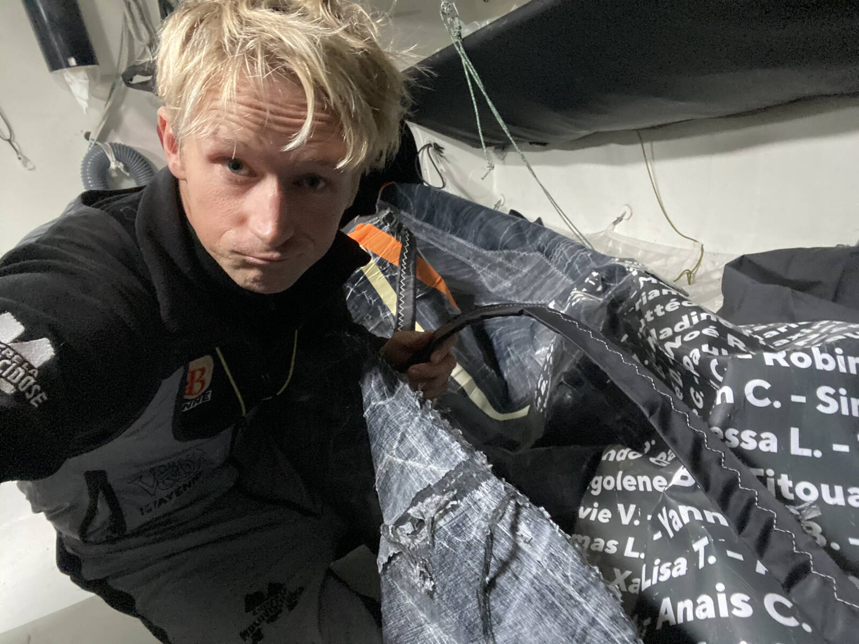 Top Vendee Globe trio stretch towards the Pacific