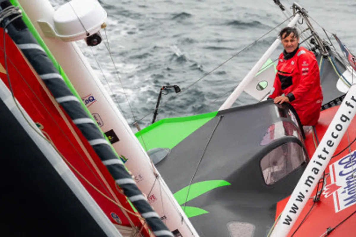 Bestaven extends Vendee Globe lead
