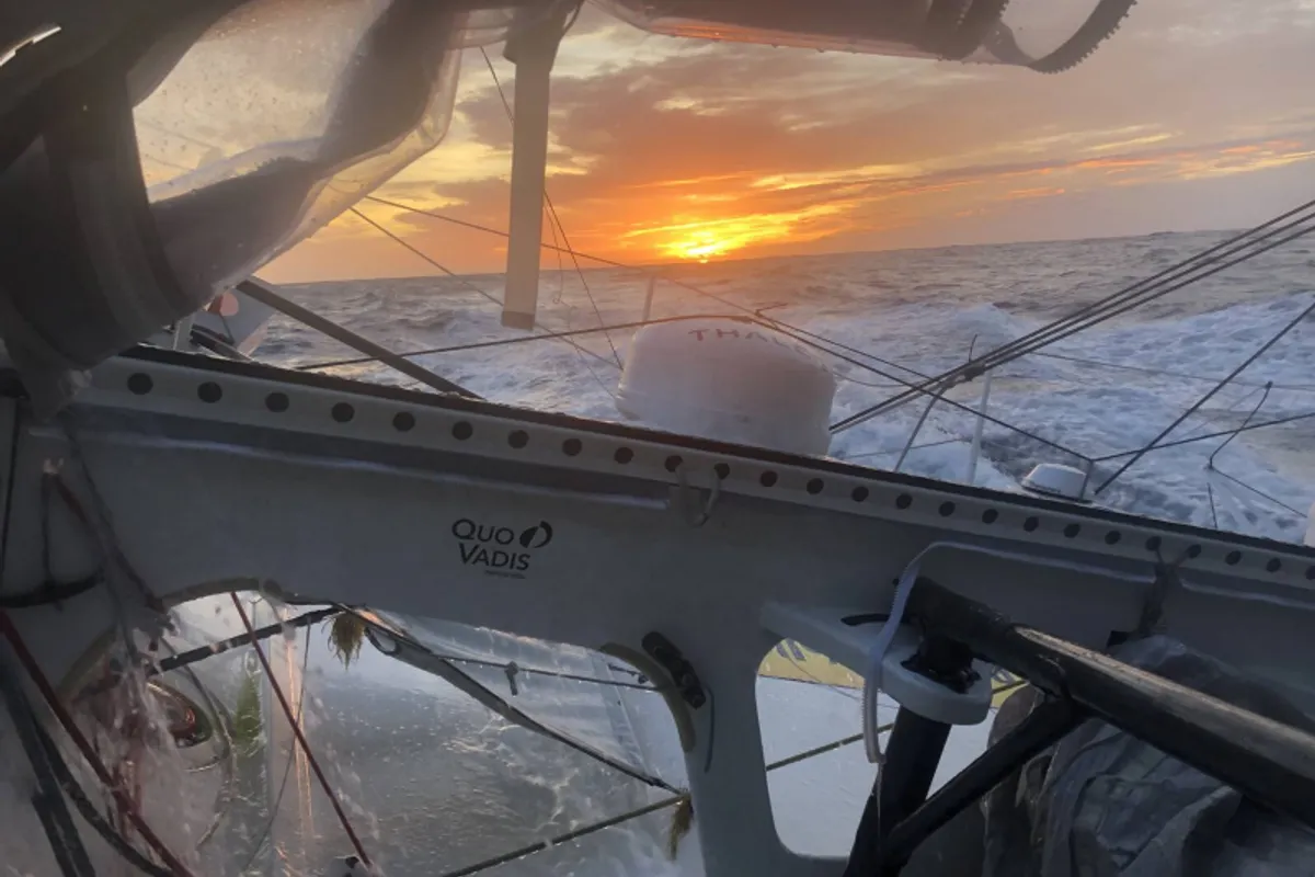 Charlie Dalin & Apivia 350 miles SW of the Azores this morning