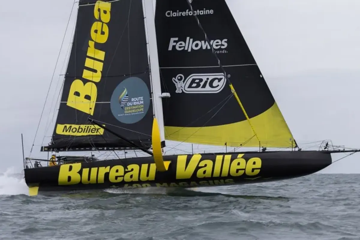 IMOCA Bureau Vallée has dismasted & Jonas Gerckens abandons Route du Rhum