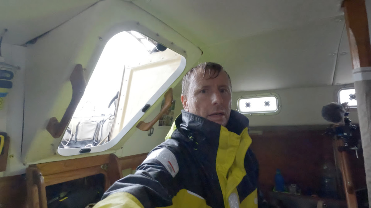 Golden Globe: Ian Herbert Jones RESCUED, safe onboard Taiwan flagged F/V Zi Da Wang