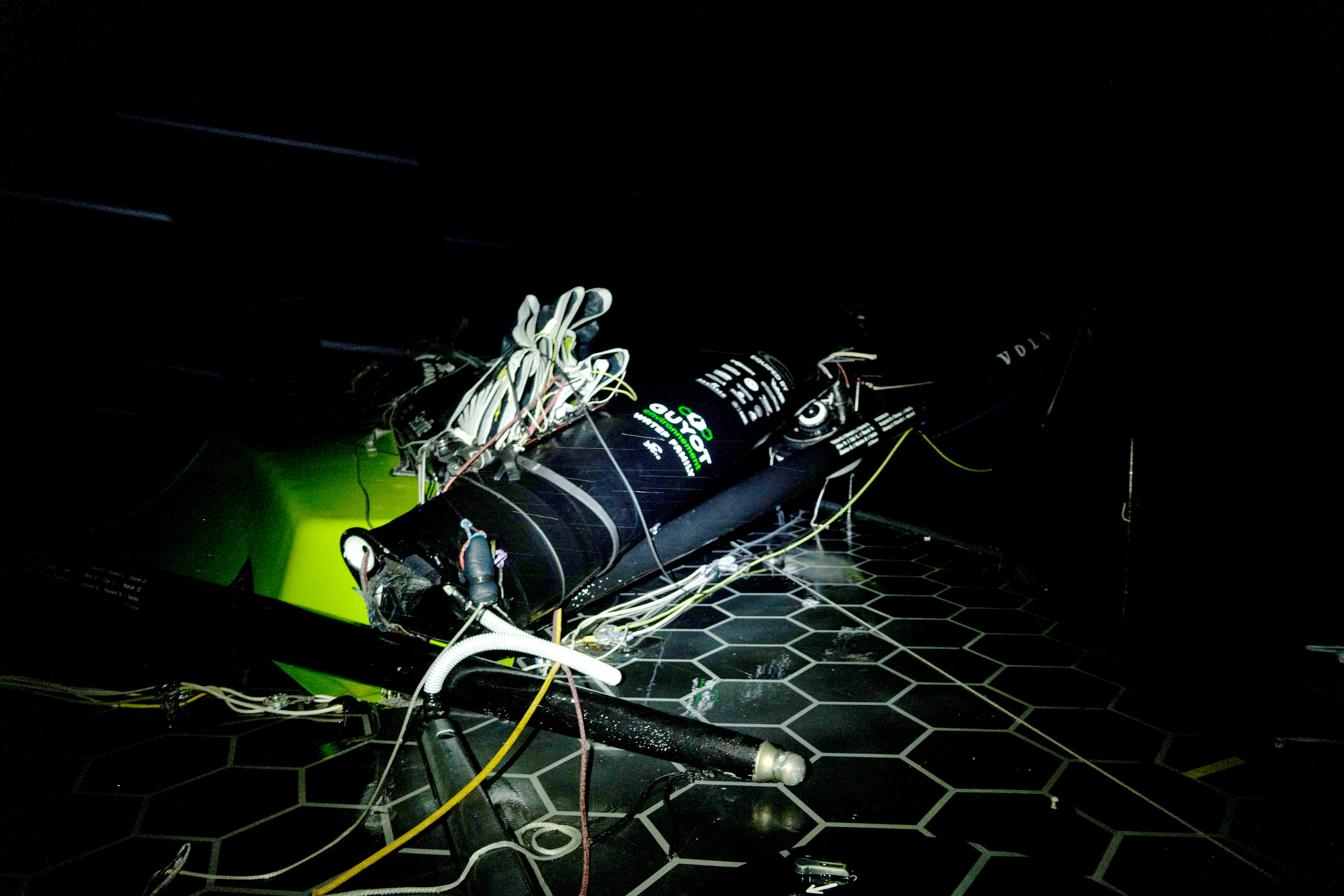 GUYOT environnement - Team Europe dismasted update