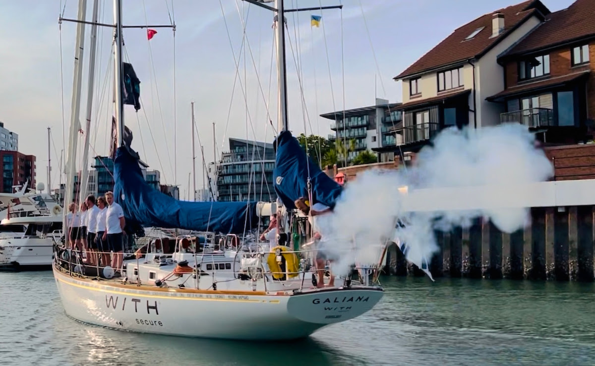 Final safety checks, parties then OFF for McIntyre Ocean Globe entrants