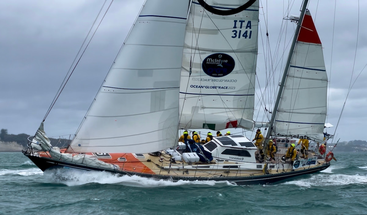 Ocean Globe leader Translated 9 diverting to Falklands with hull damage